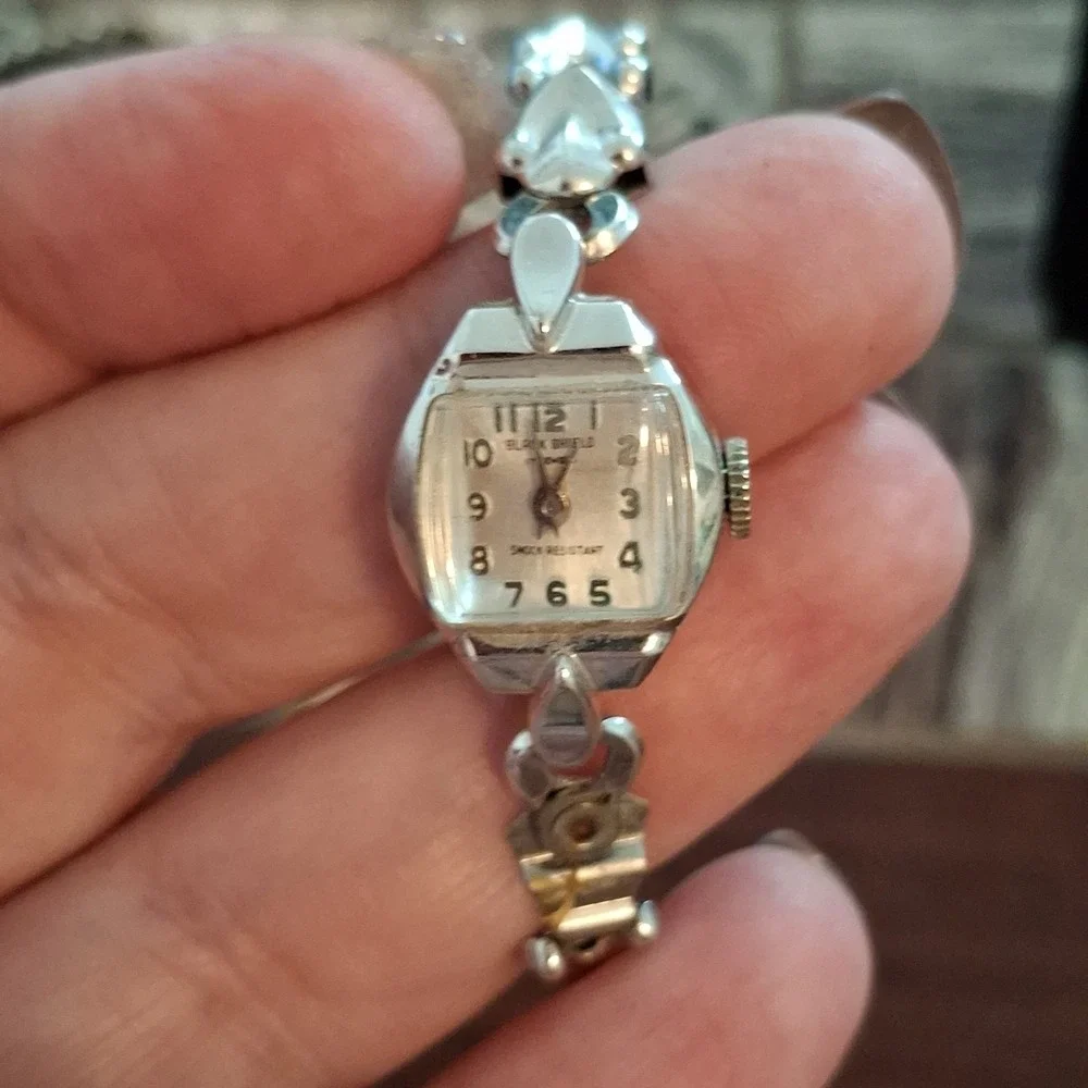 Lot Of 4 Ladies Watches. All Windup With Stretch Bands. *SEE DESCRIPTION*